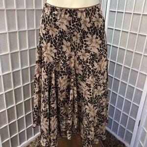 NewsWorthy, Woman, skirts,brown, Sz M, floral, lake, ruffled waist, A-line!